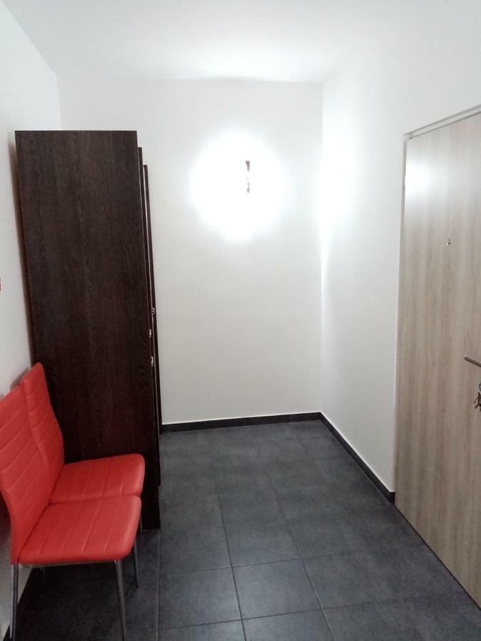 Apartman Aneta การ์โลวีวารี ภายนอก รูปภาพ